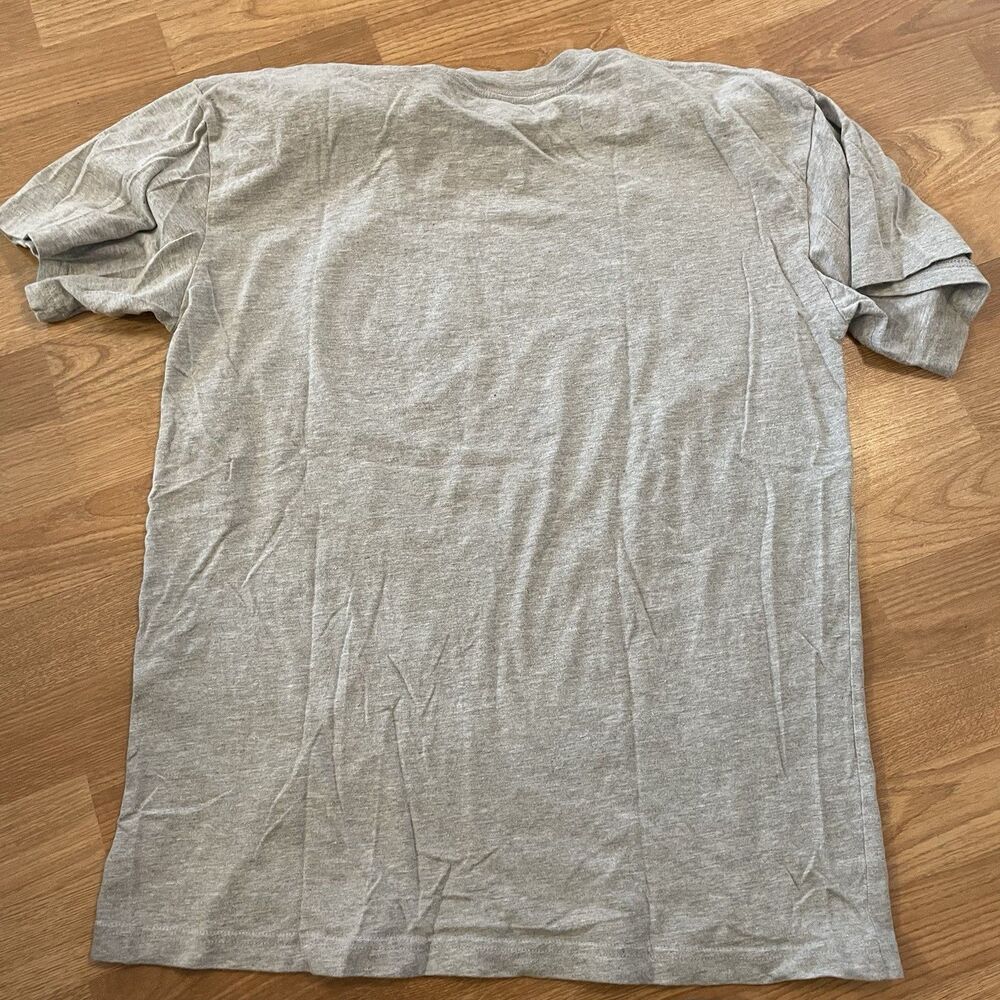 DISNEY FAMILY VACATION GRAY SHORT SLEEVE T-SHIRT SIZE LARGE - Picture 5 of 7